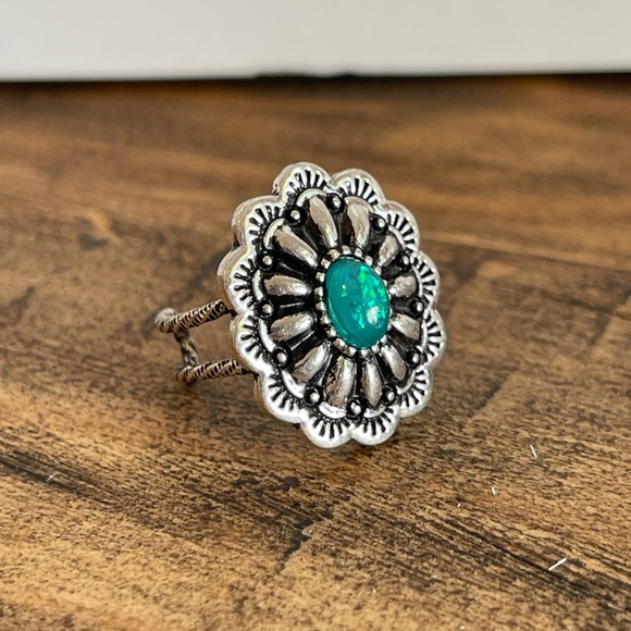 isabelle & riley Jewelry - Turquoise Concho Adjustable Ring